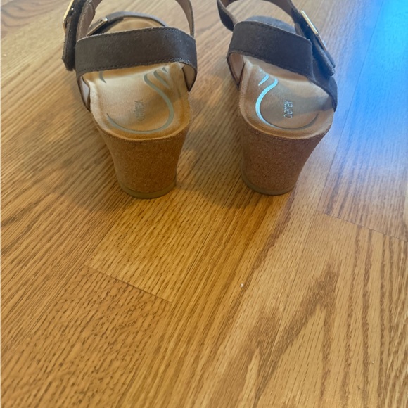 Aetrex Lexa Bronze Quarter Strap Wedge - Picture 8 of 11